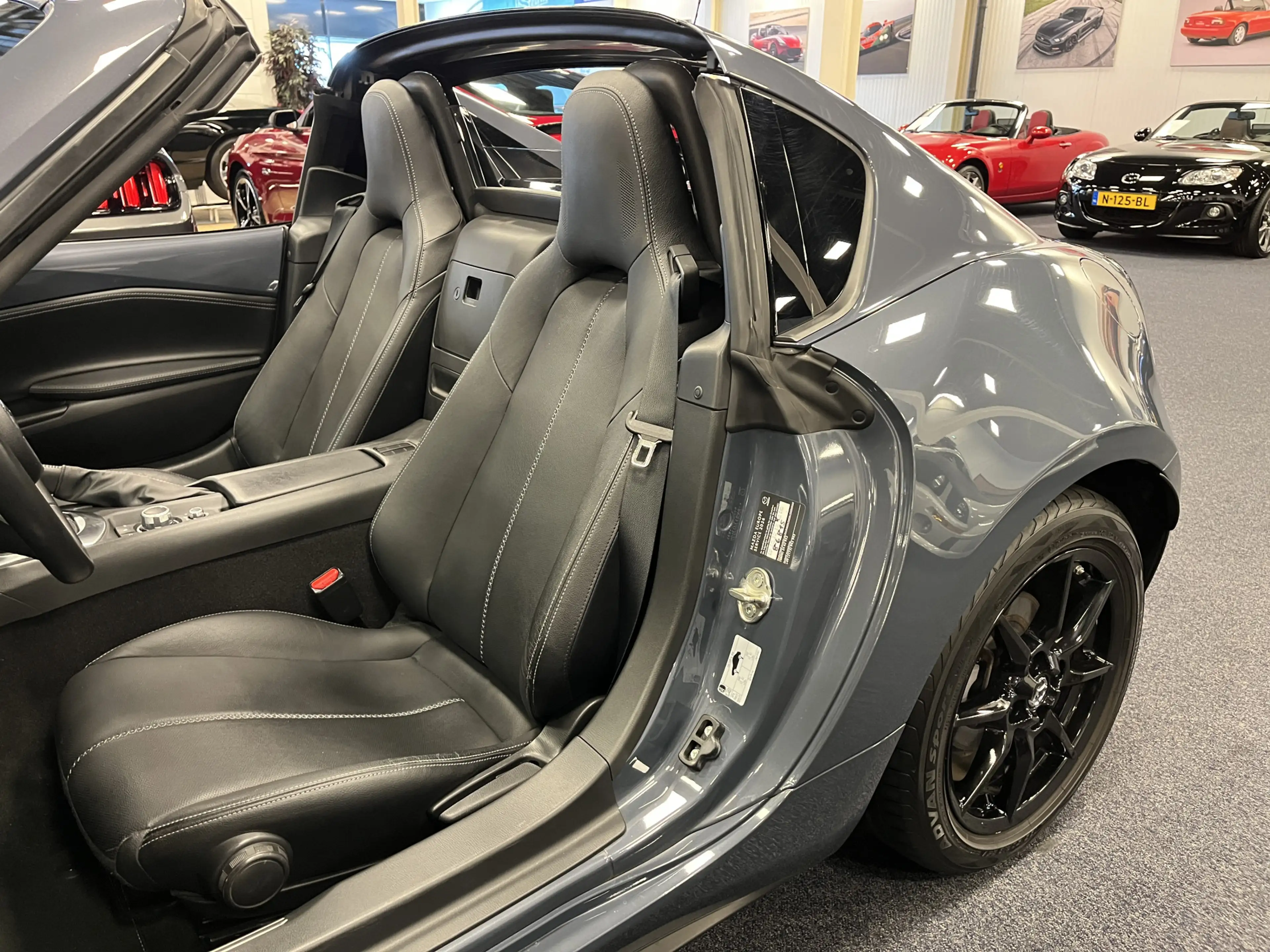 Mazda MX-5 ND RF 1.5i SkyActiv-G 132PK Leder PDC Apple CarPla — photo 19