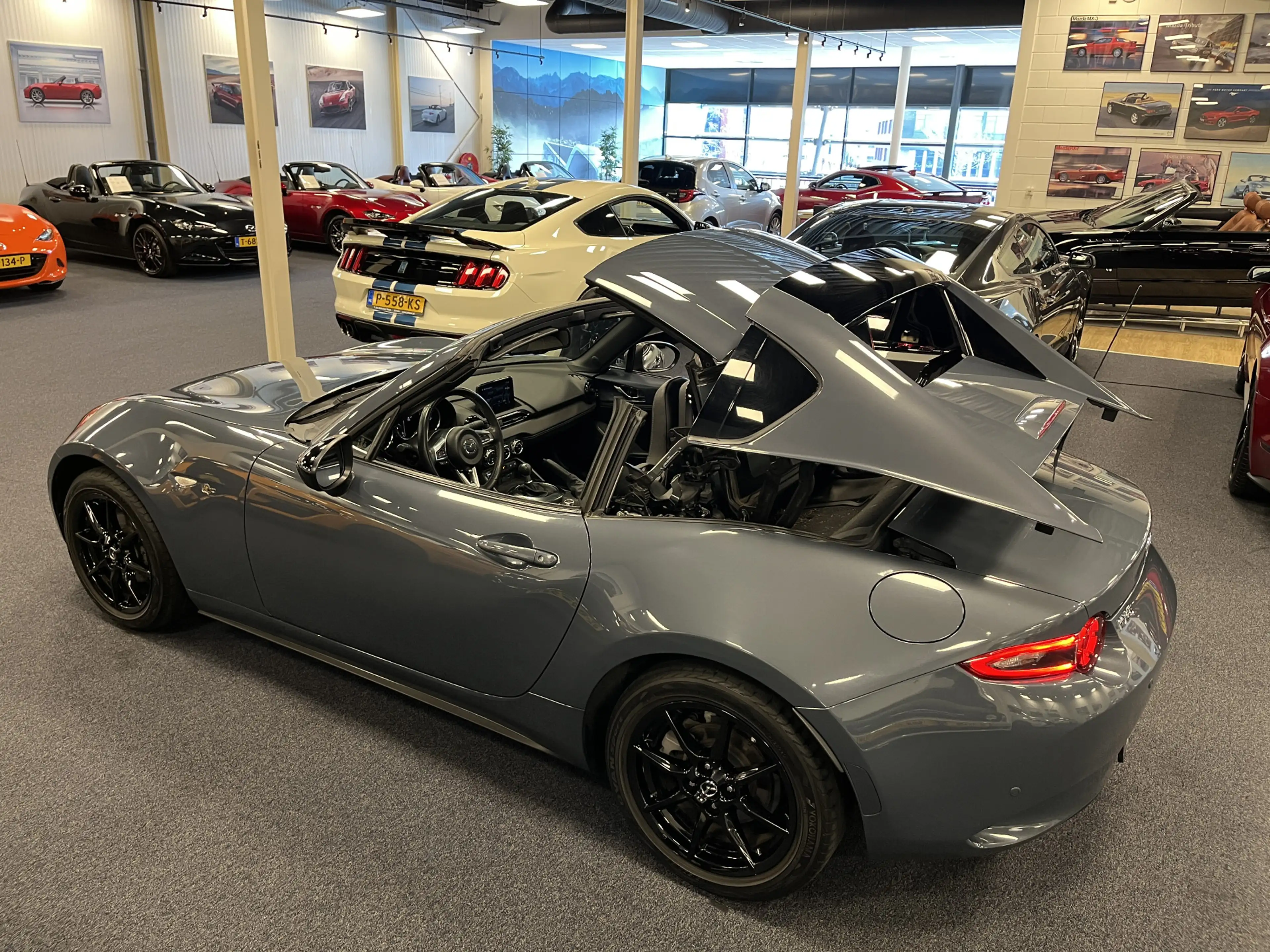 Mazda MX-5 ND RF 1.5i SkyActiv-G 132PK Leder PDC Apple CarPla — photo 14