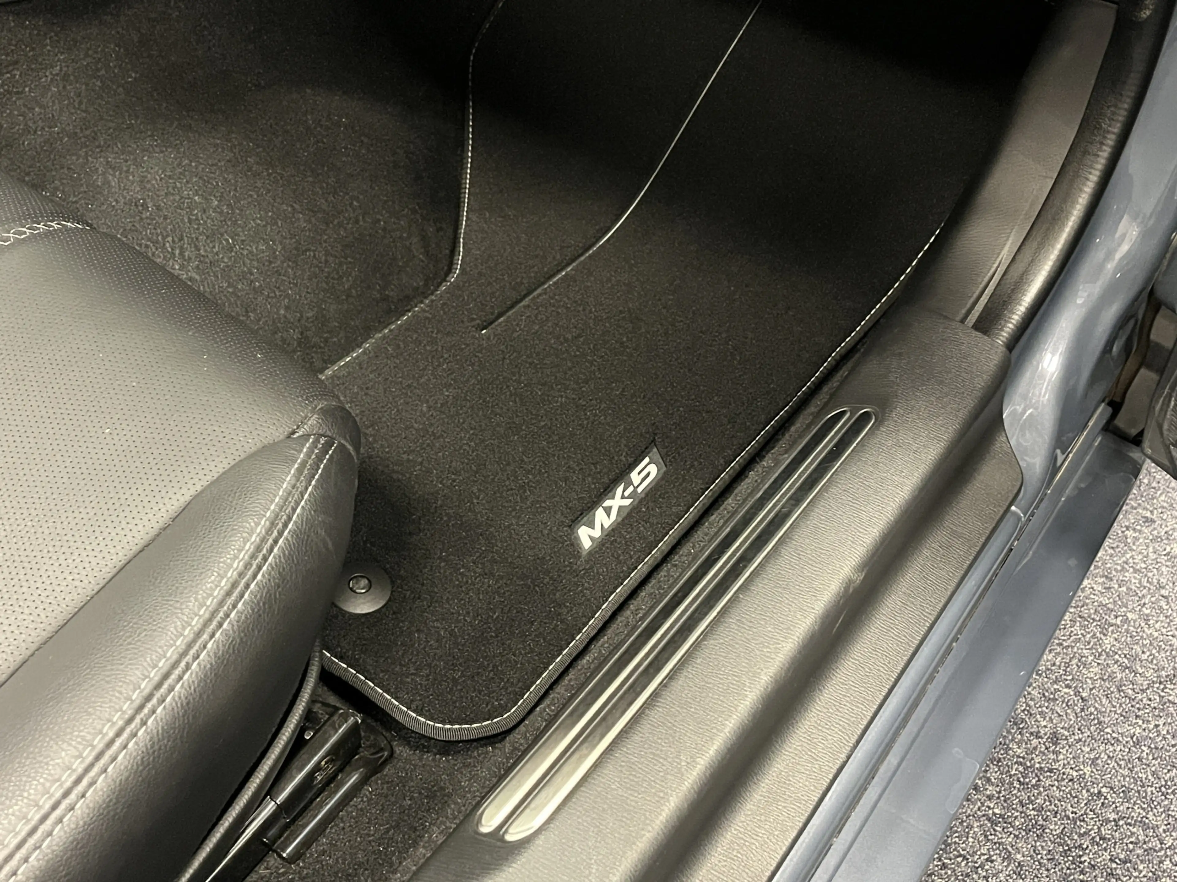 Mazda MX-5 ND RF 1.5i SkyActiv-G 132PK Leder PDC Apple CarPla — photo 39