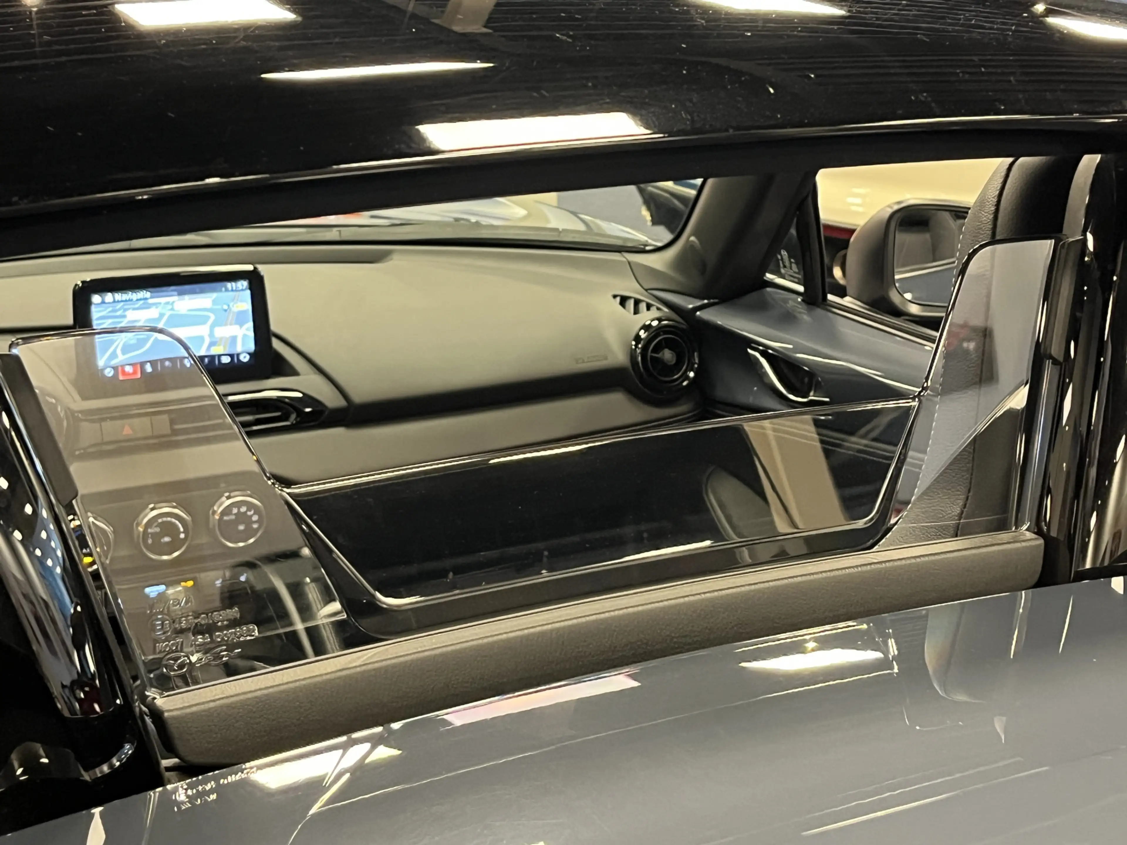 Mazda MX-5 ND RF 1.5i SkyActiv-G 132PK Leder PDC Apple CarPla — photo 25