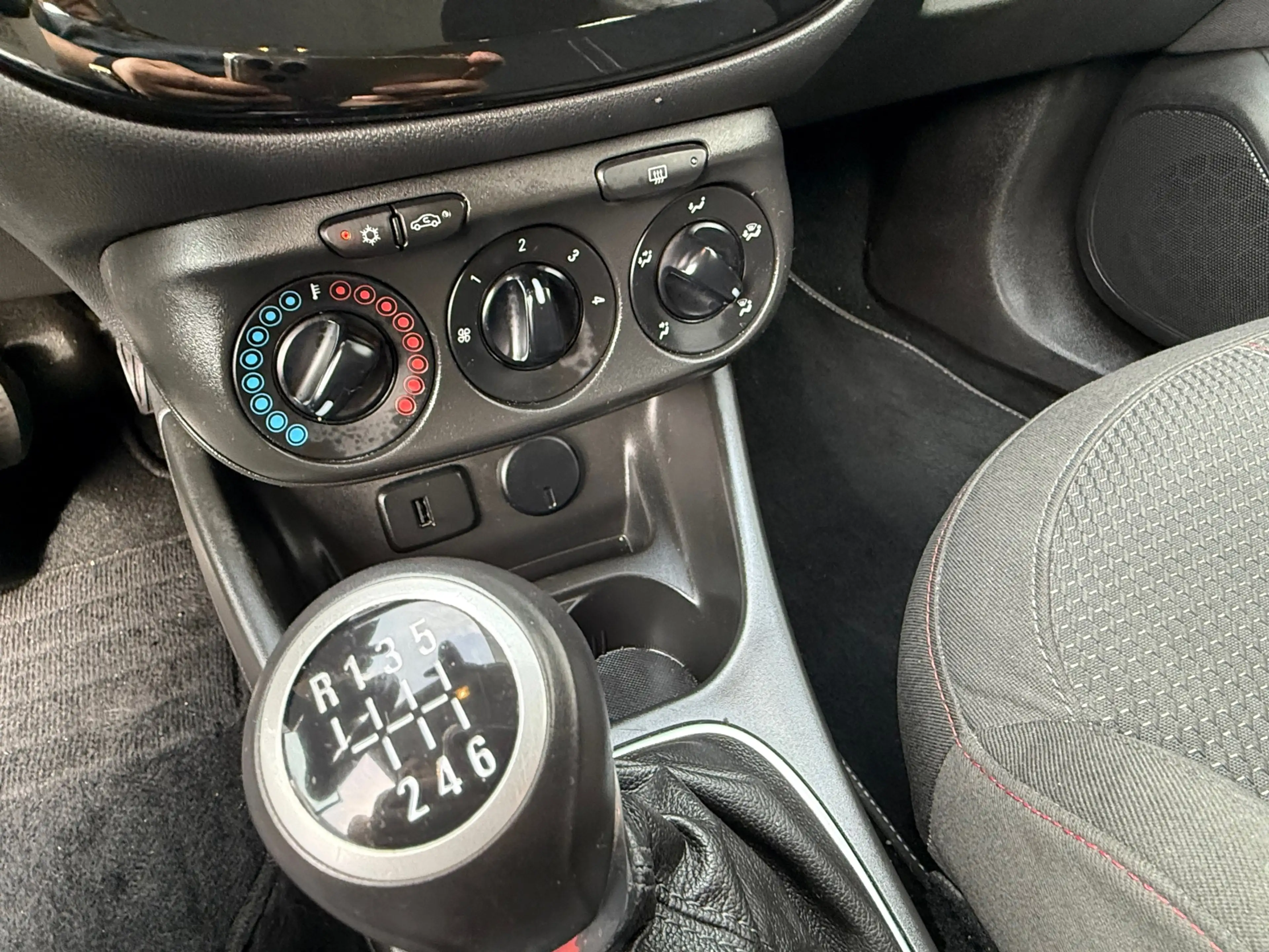 Opel Corsa 1.0 Turbo Online Edition 6 BAK Volledig onderhoude — photo 15