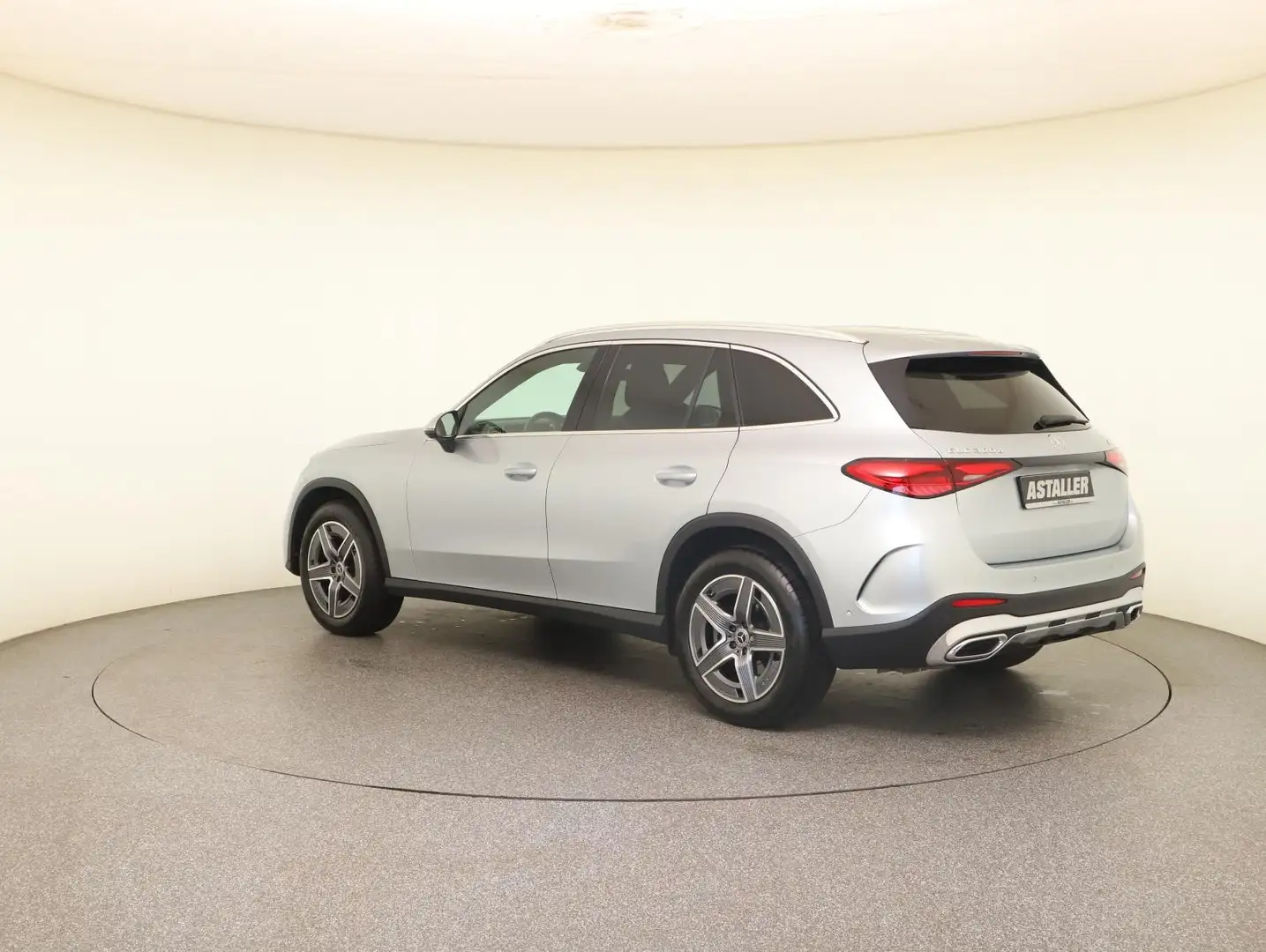 Mercedes-Benz GLC 300 d 4M AMG Line 2x MBUX+LED+AHK+TECHNIKPAK Silber - 2