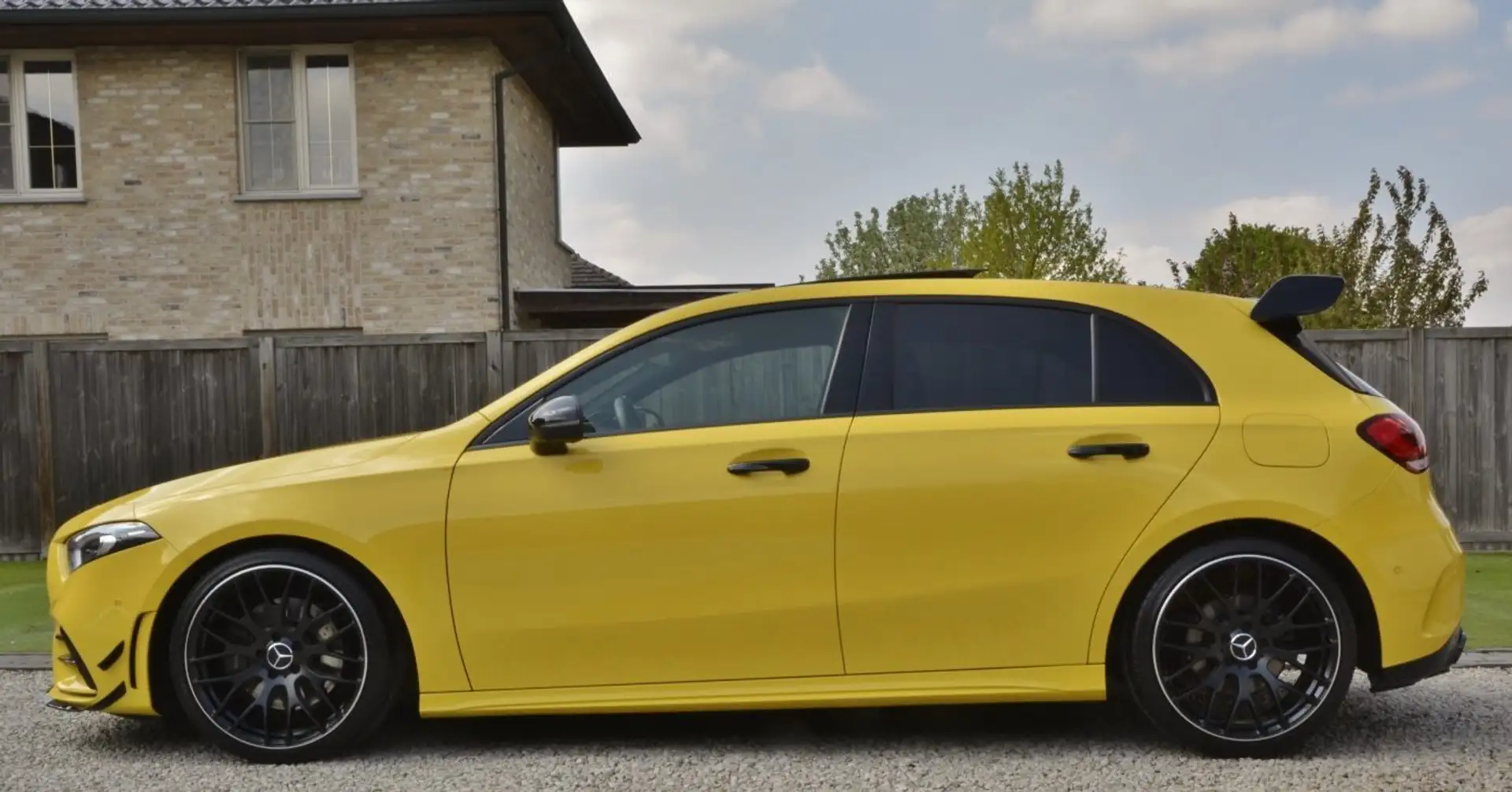 Mercedes-Benz A 220 "VERKOCHT / SOLD / VENDU" Jaune - 1