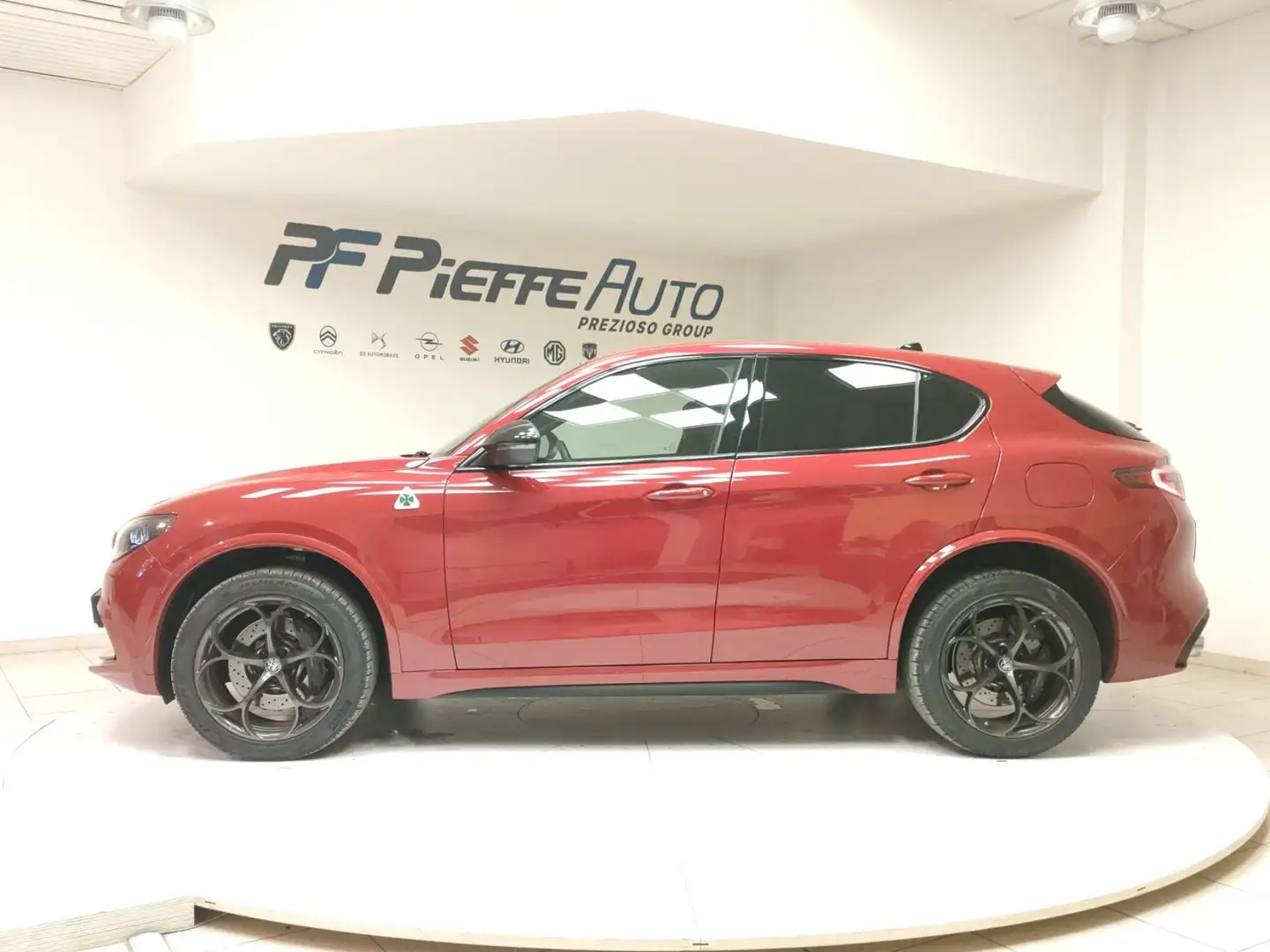 Alfa Romeo Stelvio 2.9 Bi-Turbo V6 520 CV AT8 Quadrifoglio Rosso - 2