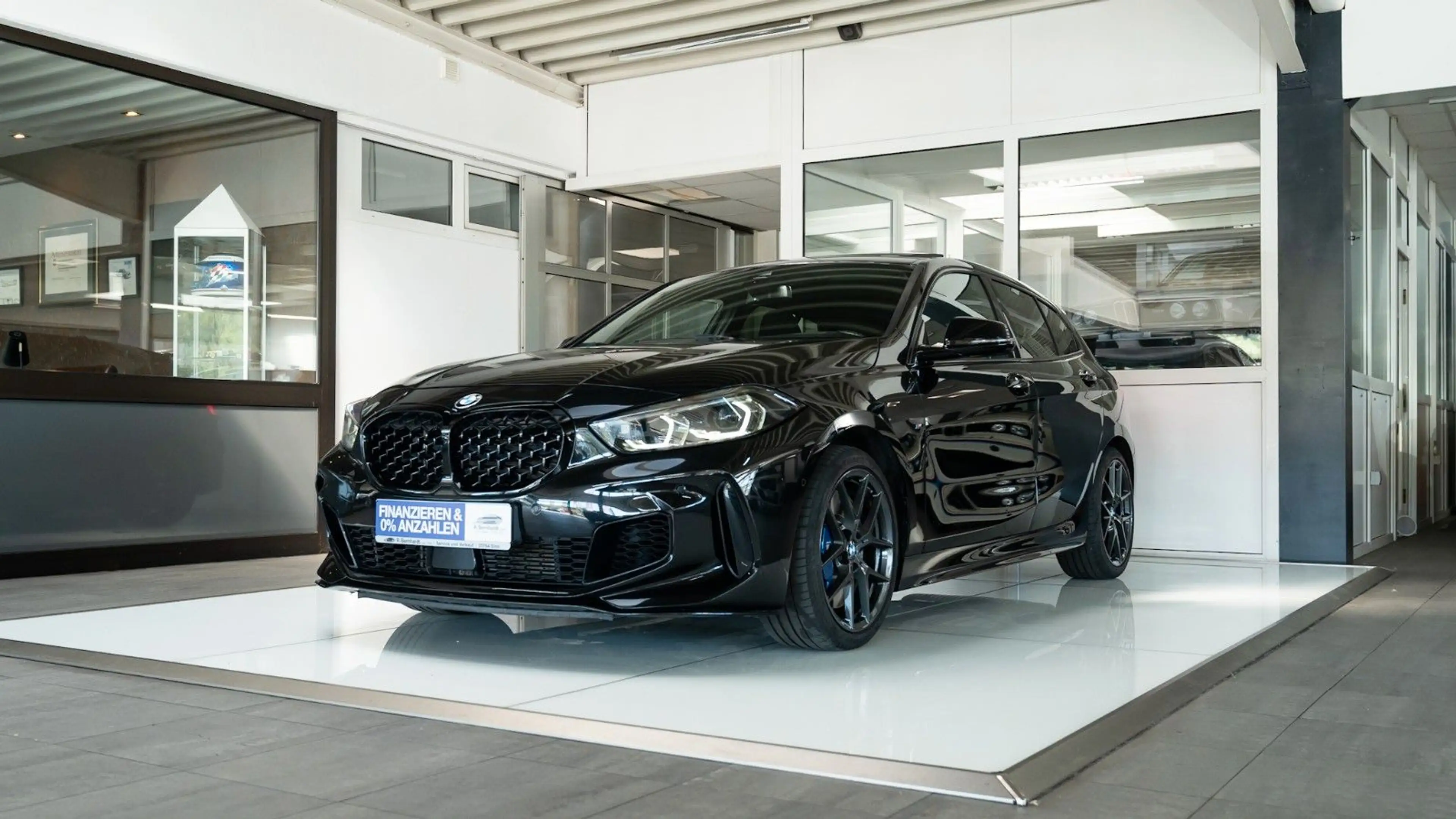 BMW 135 i xDrive PanoDach AlcantaraSitz HiFi uvm. — photo 10