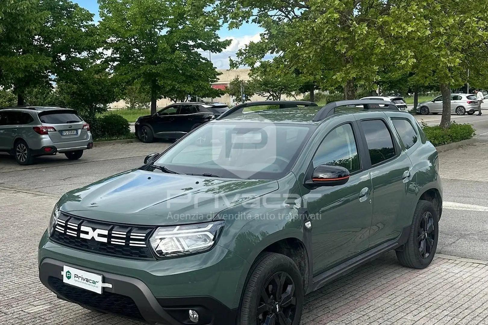 Dacia Duster Duster 1.0 TCe GPL 4x2 Extreme Grün - 1