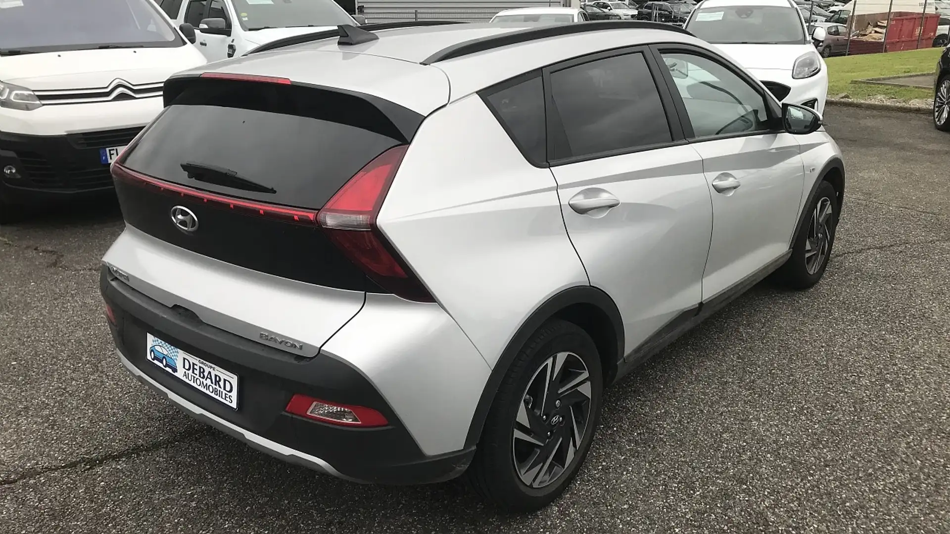 Hyundai BAYON 1.0 T-GDI 100CH HYBRID 48V INTUITIVE Gri - 2