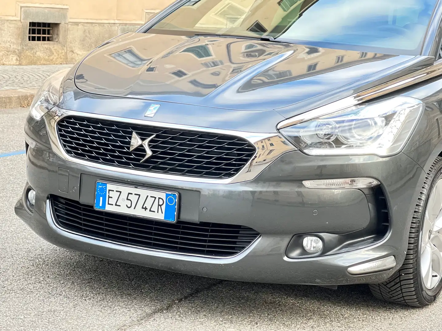 DS Automobiles DS 5 2.0 BlueHDi 150cv Eu6 So Chic 1 PROP-KM CERT-NAVI Grijs - 2
