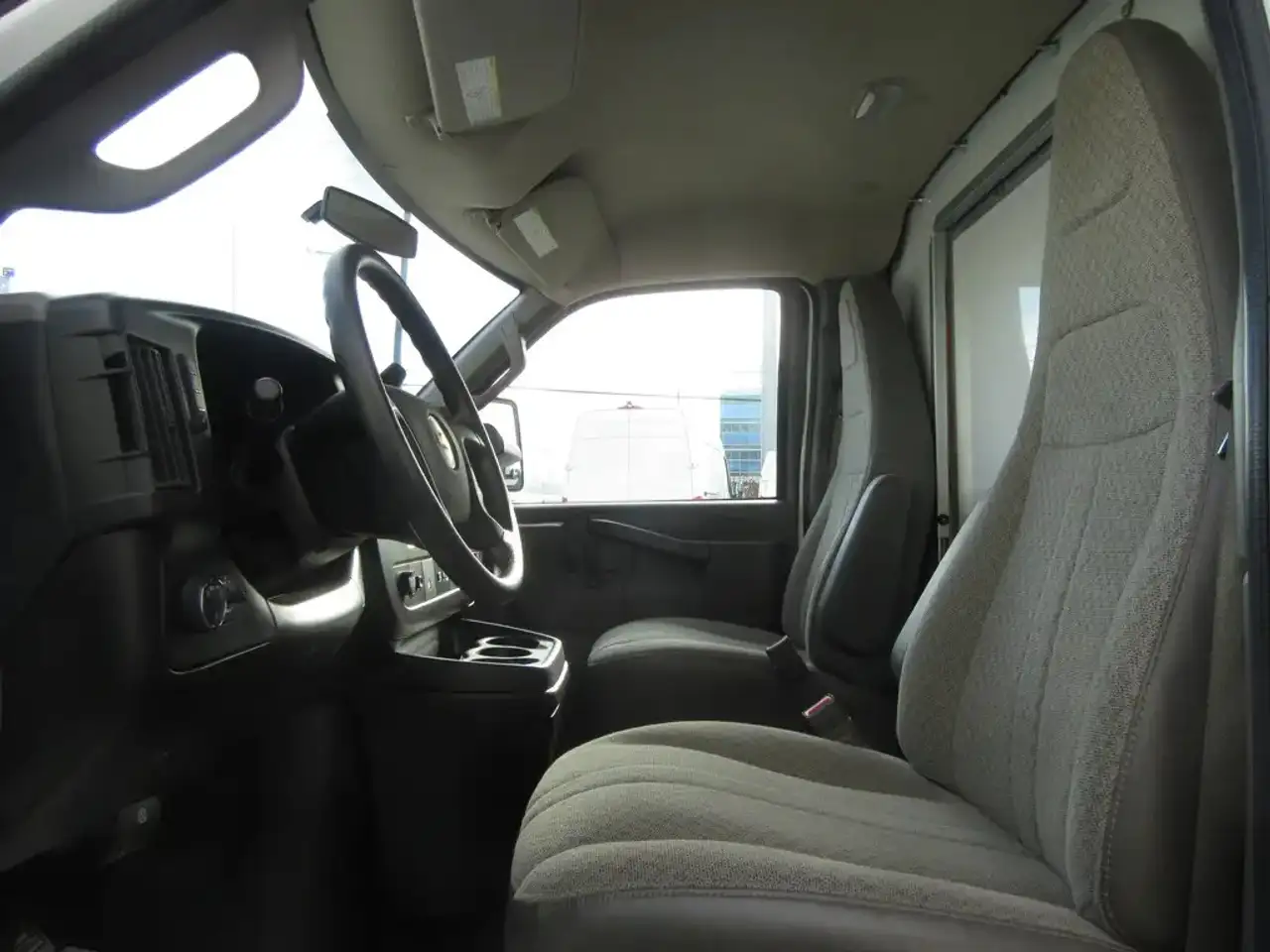 GMC Savana 3500 photo GMC Savana 3500