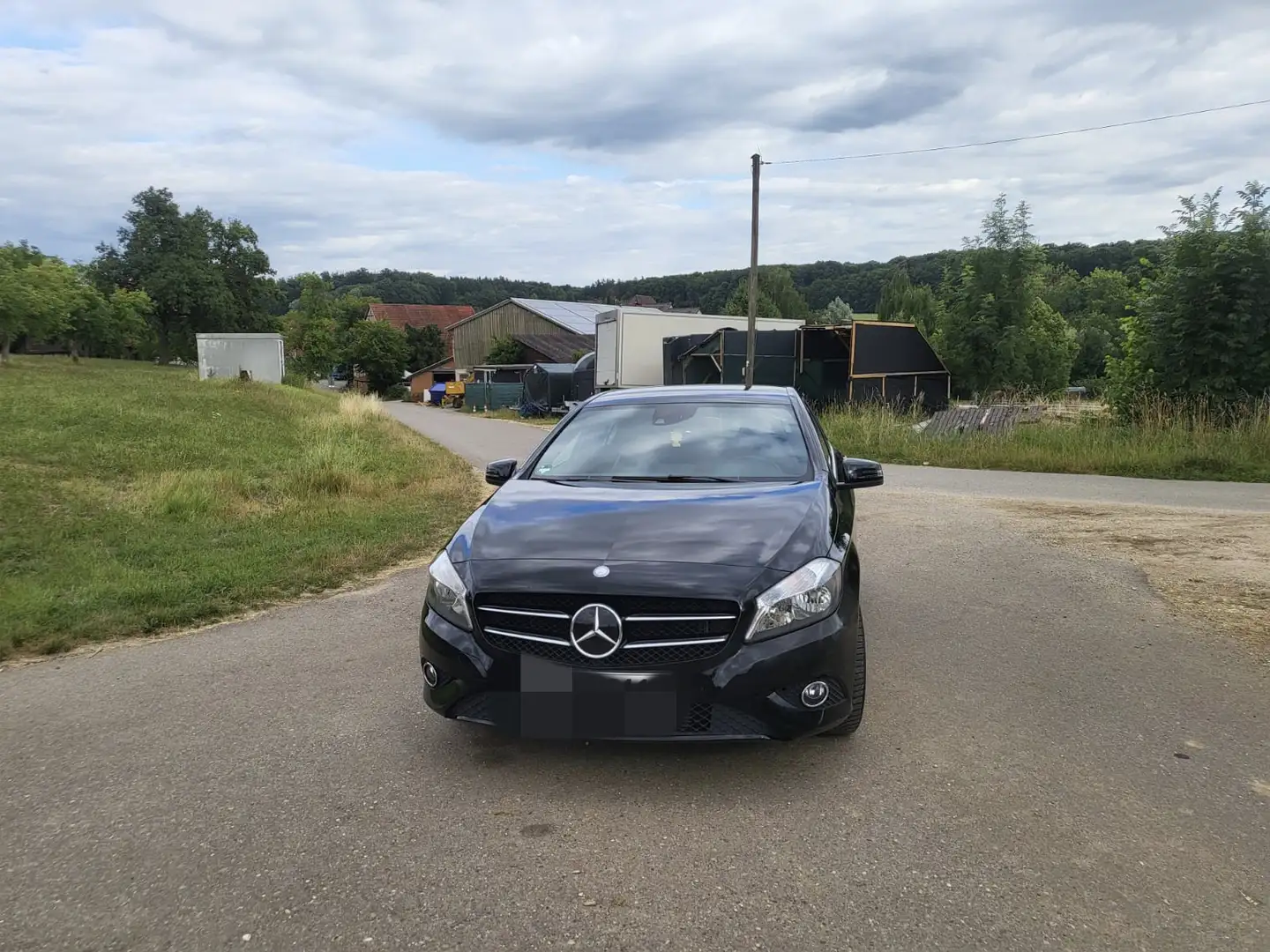 Mercedes-Benz A 180 A 180 BlueEfficiency Schwarz - 1