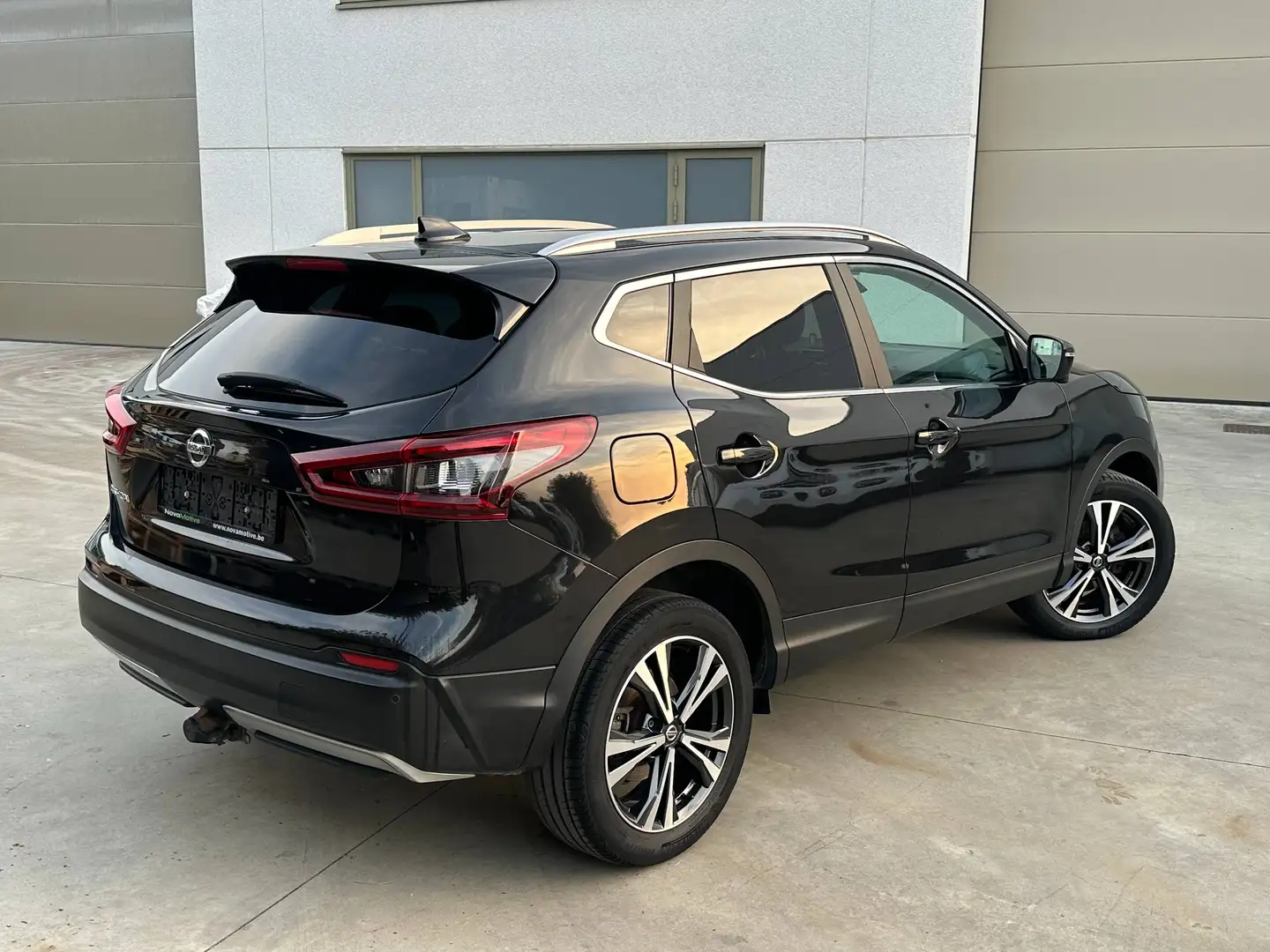 Nissan Qashqai Qashqai 1.3 DID-T – 7-Traps DCT – Pano – 360° Camera – Keyless – 1ste Eigenaar – 12 Maanden Garantie Negro - 2