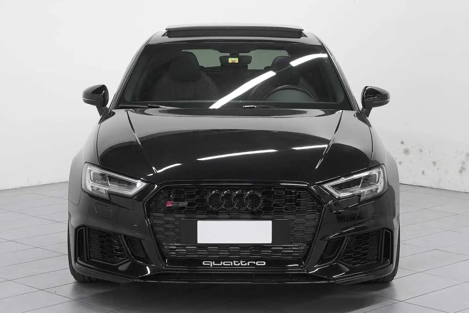 Audi RS3 Sportback 2.5 TFSI Stronic quattro Чорний - 2