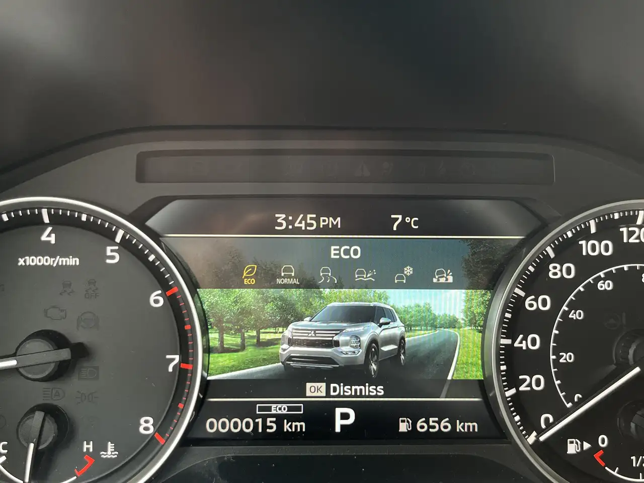Mitsubishi Outlander снимка Mitsubishi Outlander