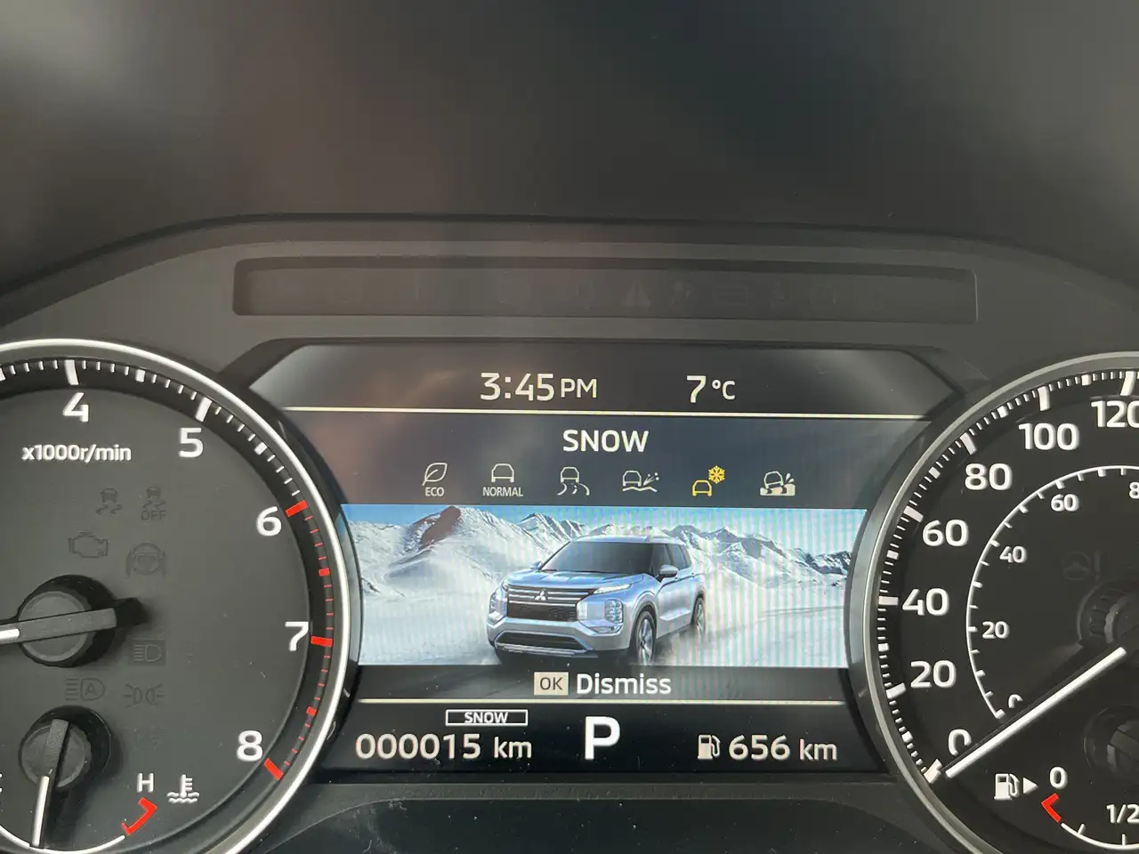 Mitsubishi Outlander снимка Mitsubishi Outlander