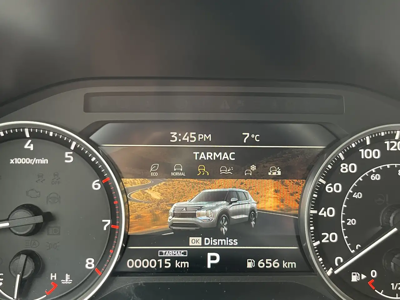 Mitsubishi Outlander снимка Mitsubishi Outlander