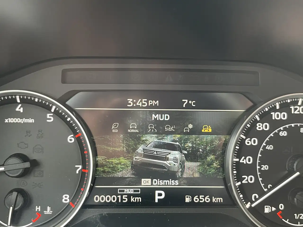 Mitsubishi Outlander снимка Mitsubishi Outlander
