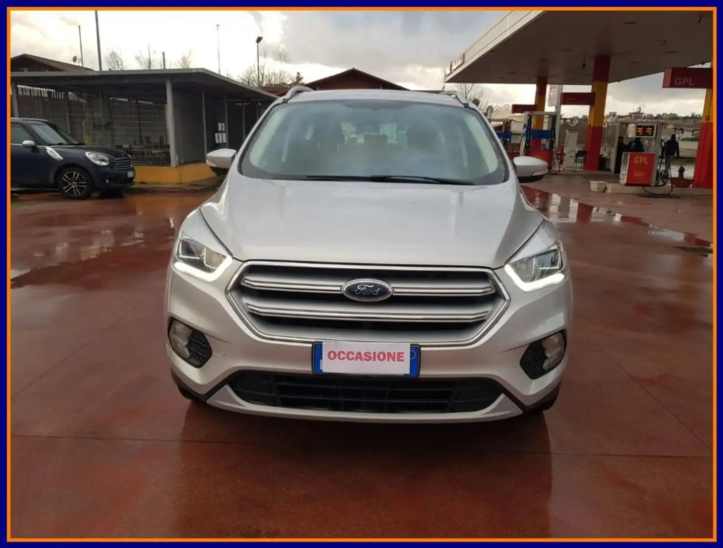 Ford Kuga 2.0 TDCI 150CV S&S 4WD ST-Line Bus. Zilver - 2