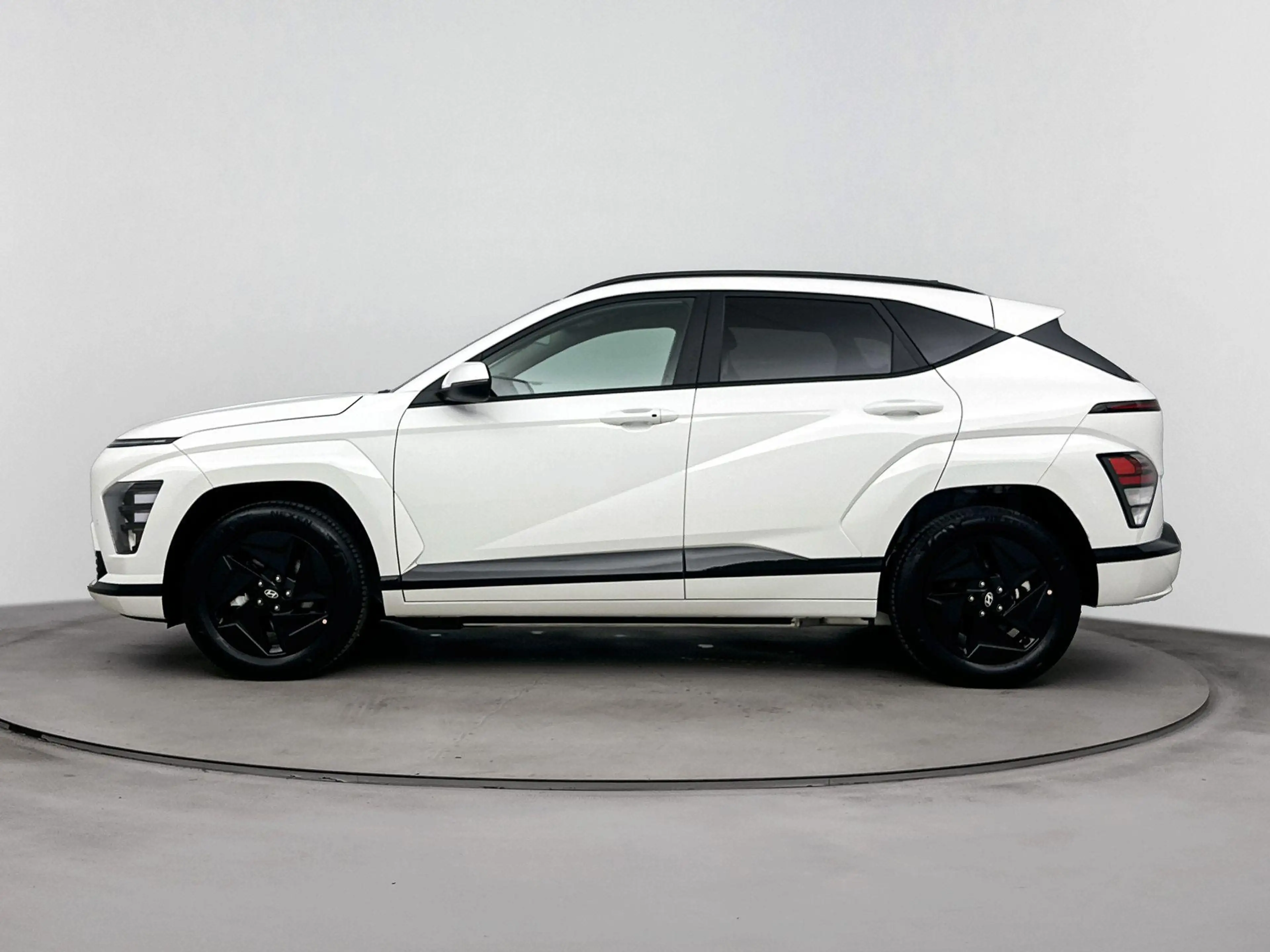 Hyundai KONA Electric Long Range Pure Edition 64.8 kWh | Apple — photo 3