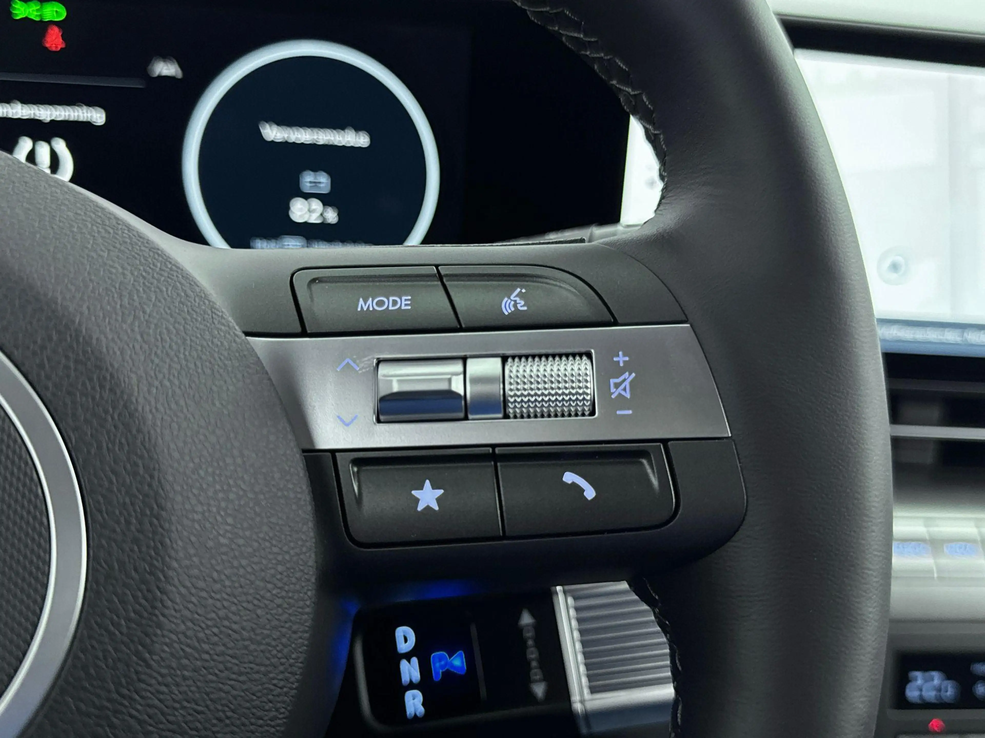 Hyundai KONA Electric Long Range Pure Edition 64.8 kWh | Apple — photo 13
