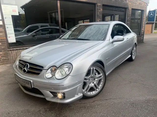 Mercedes-Benz CLK 63 AMG aus Fahrzeugsammlung/19Zoll/Vollausst