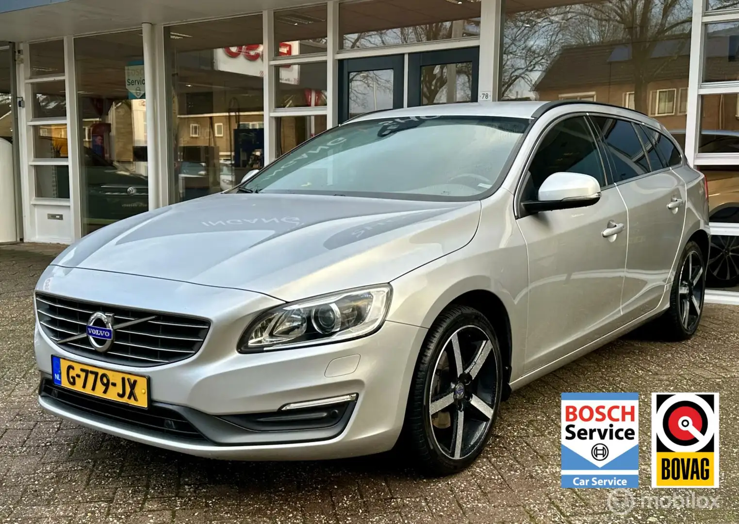 Volvo V60 1.6 T3 Summum Xenon, Navi, Bluetooth, Pdc, LM.. Gris - 1