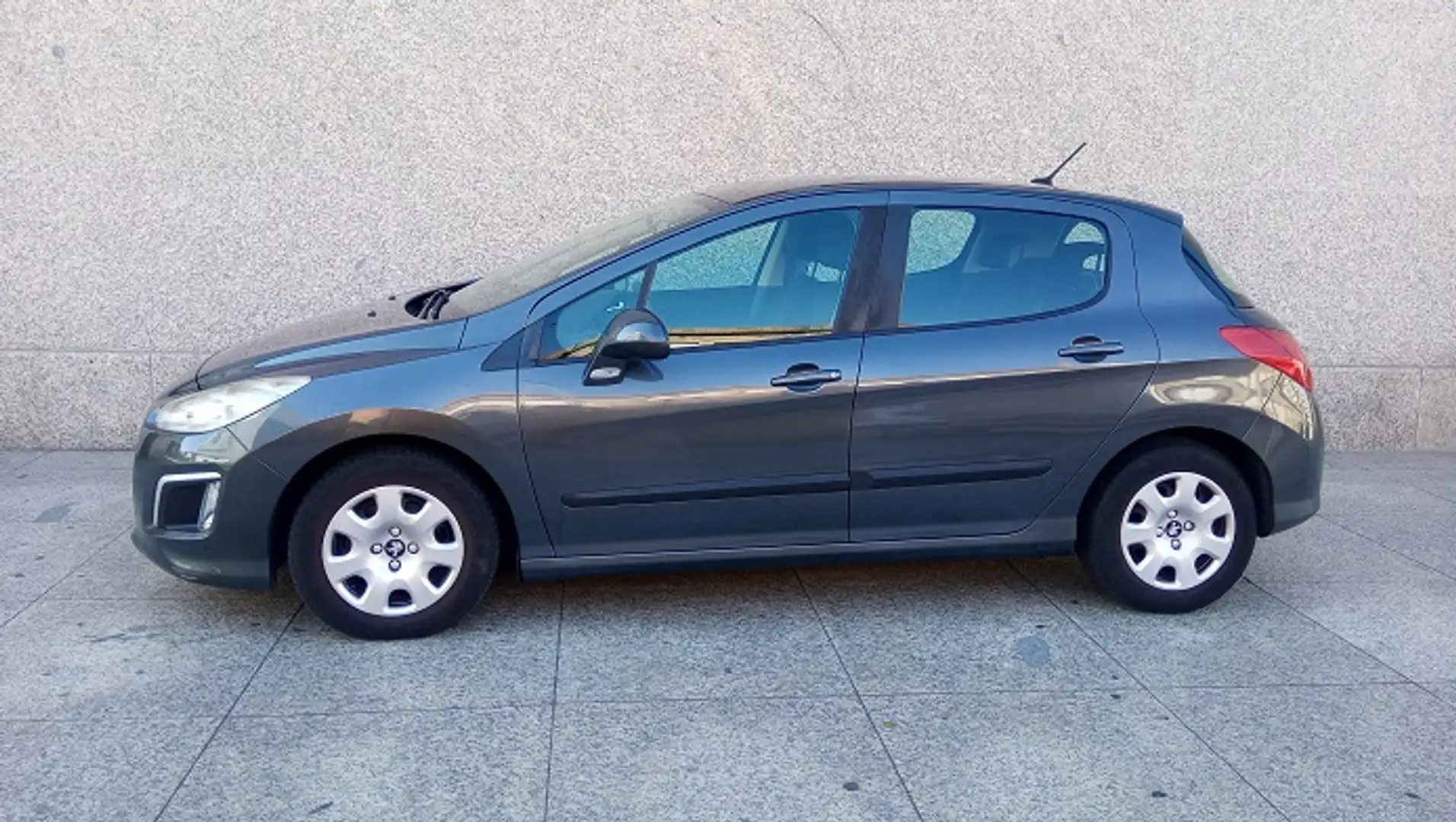 Peugeot 308 1.6HDI Active FAP Gris - 2