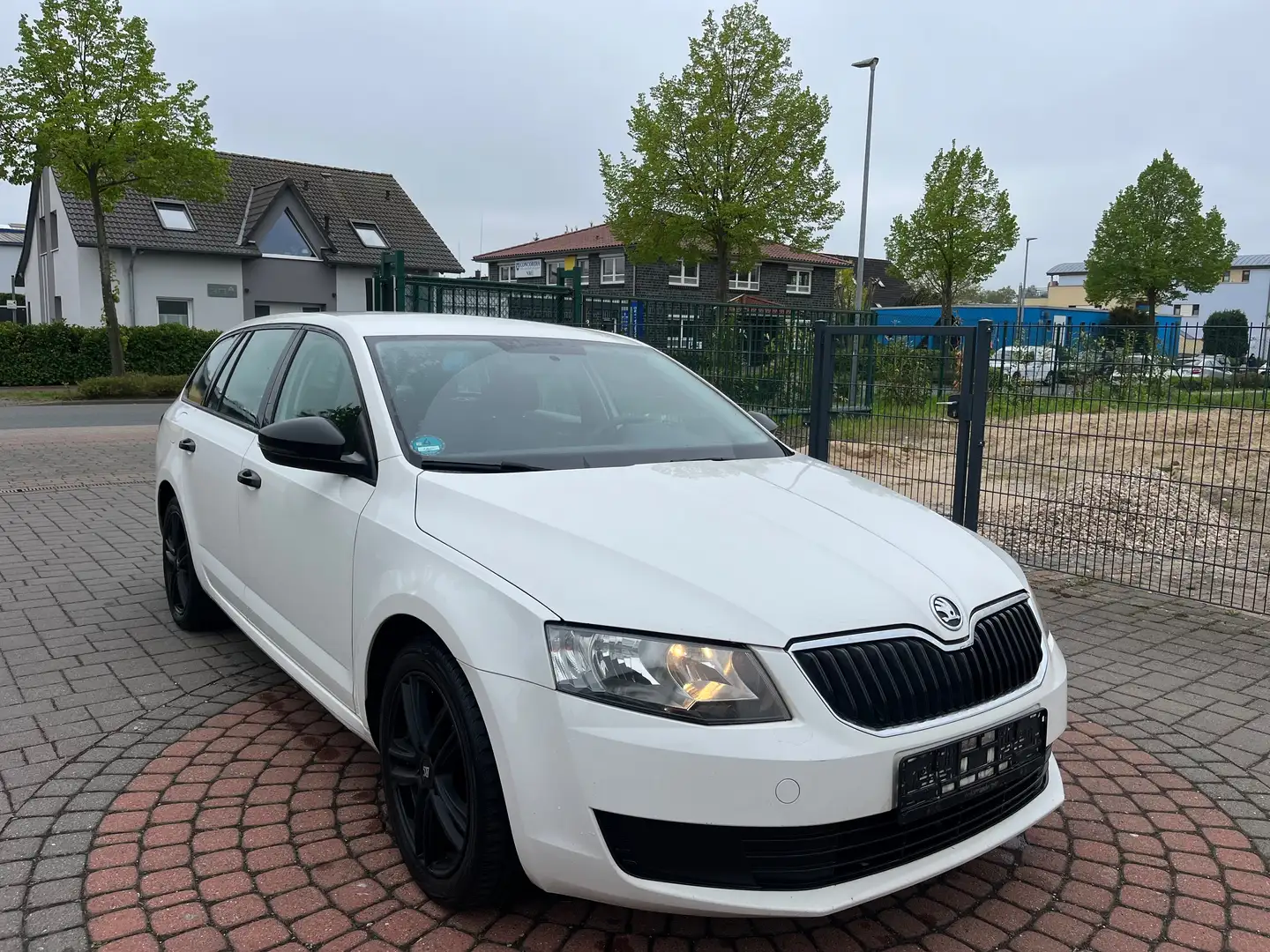 Skoda Octavia 1.2 TSI Active KLIMA+PDC+2.HAND Blanc - 1