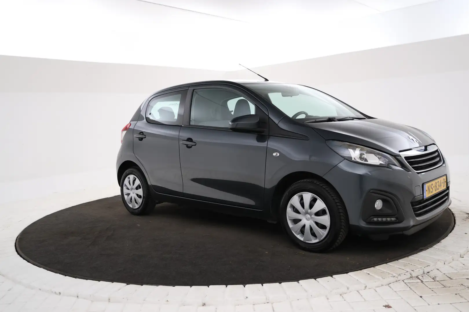 Peugeot 108 1.0 e-VTi Active 5 Deurs HB Audio Airco Grigio - 2