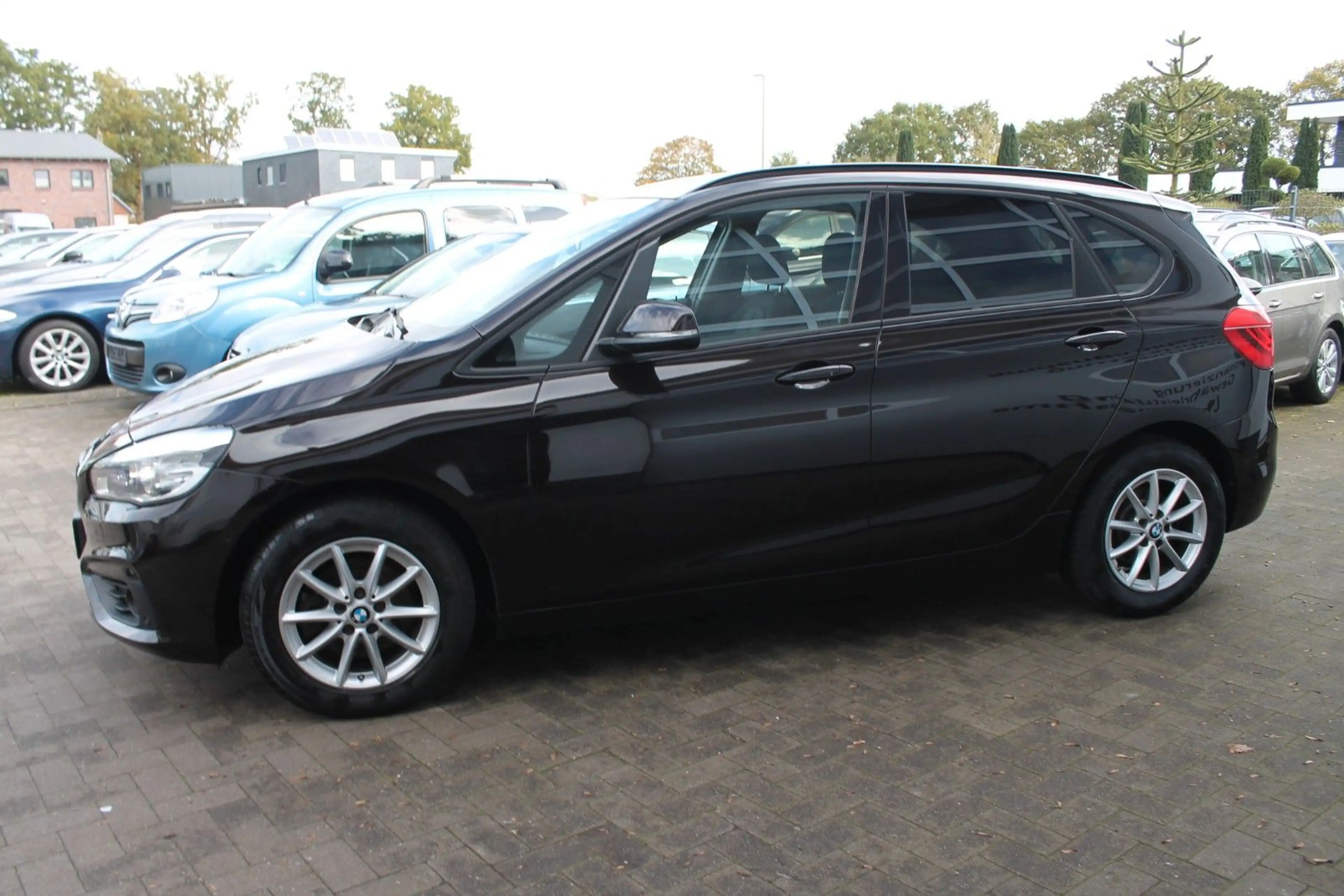 BMW 218 i Active Tourer Advantage *TÜV-NEU* — photo 3