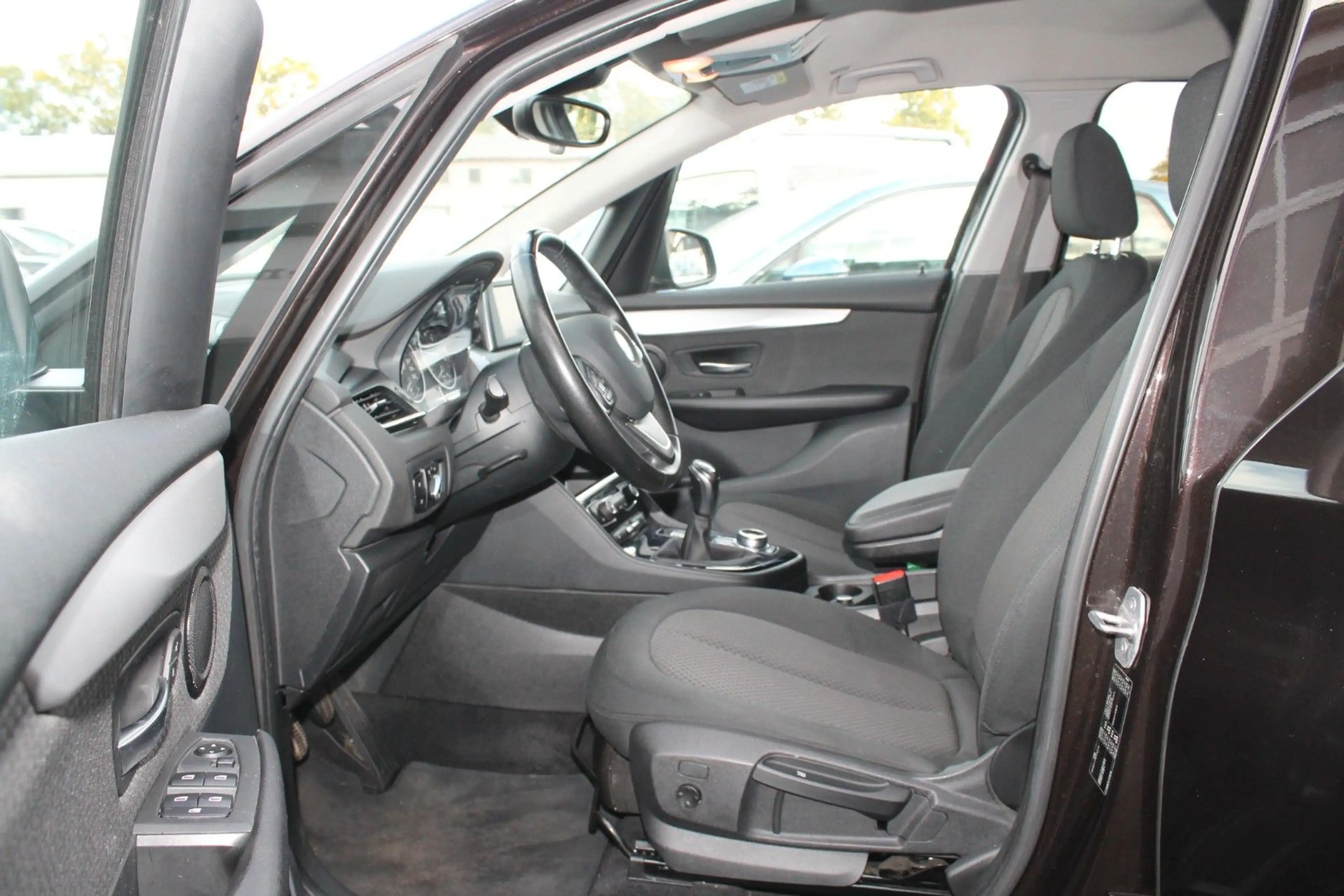BMW 218 i Active Tourer Advantage *TÜV-NEU* — photo 9