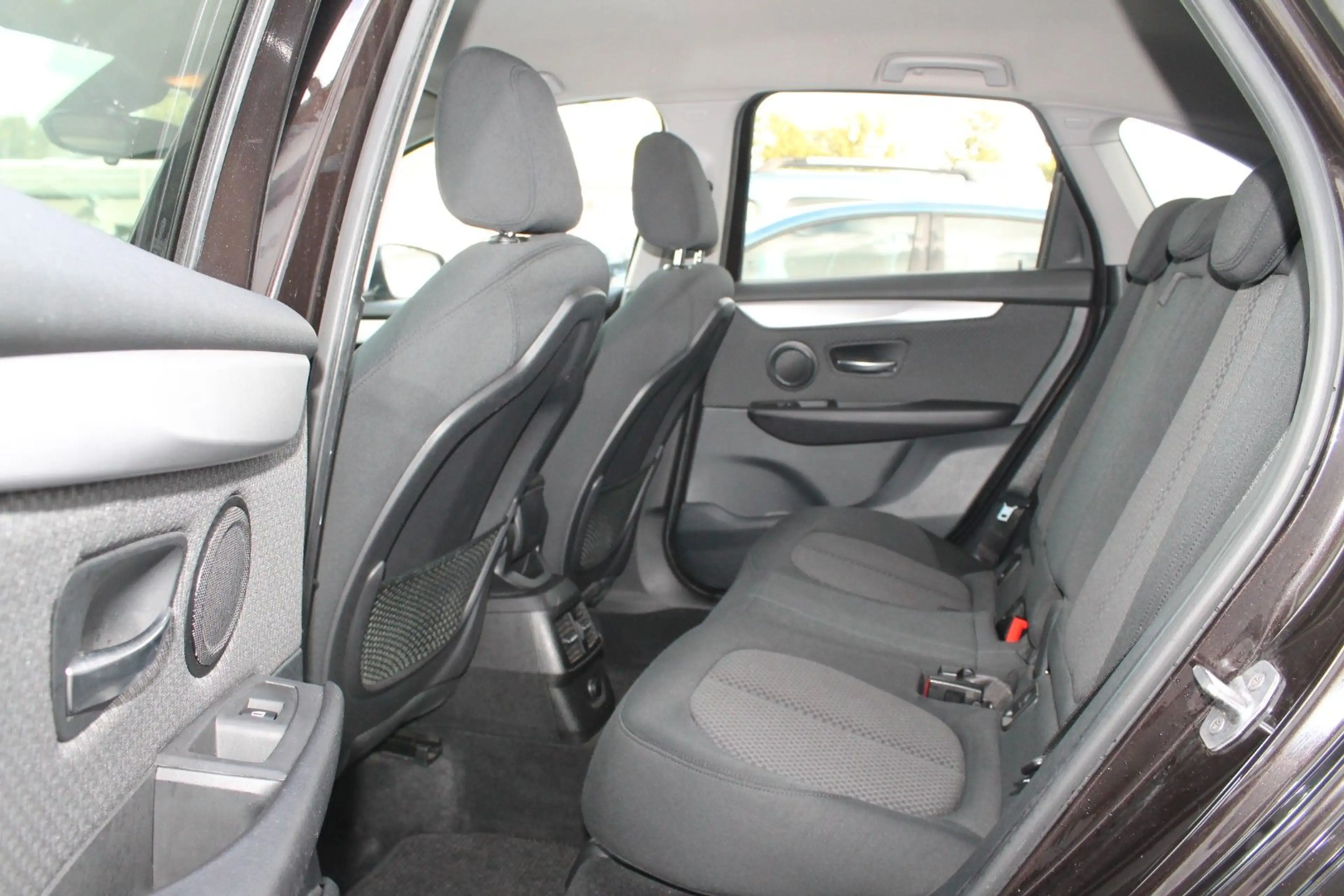 BMW 218 i Active Tourer Advantage *TÜV-NEU* — photo 8