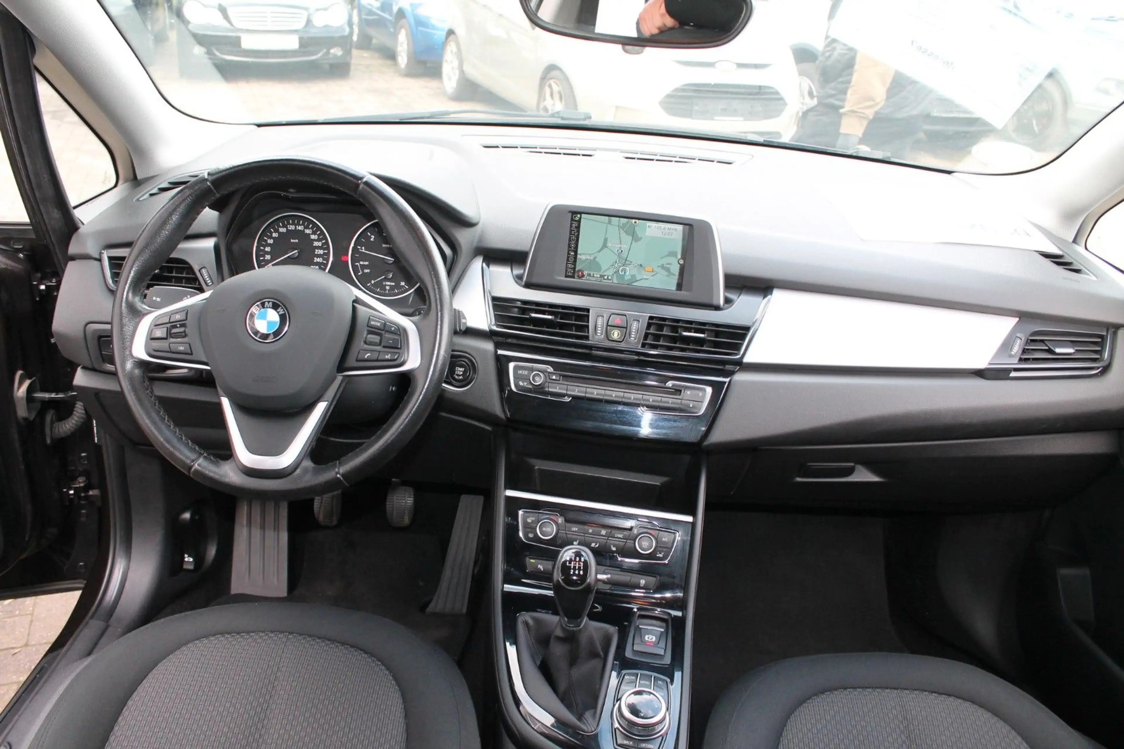 BMW 218 i Active Tourer Advantage *TÜV-NEU* — photo 11