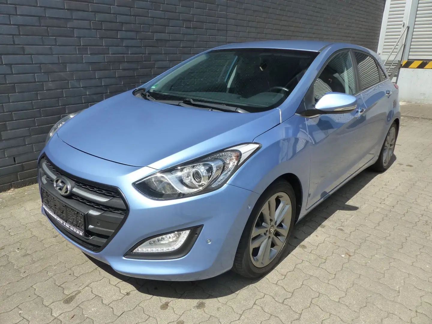 Hyundai i30 1.6 GDI Premium Automatik/Leder/Xenon/Kamera Blau - 2
