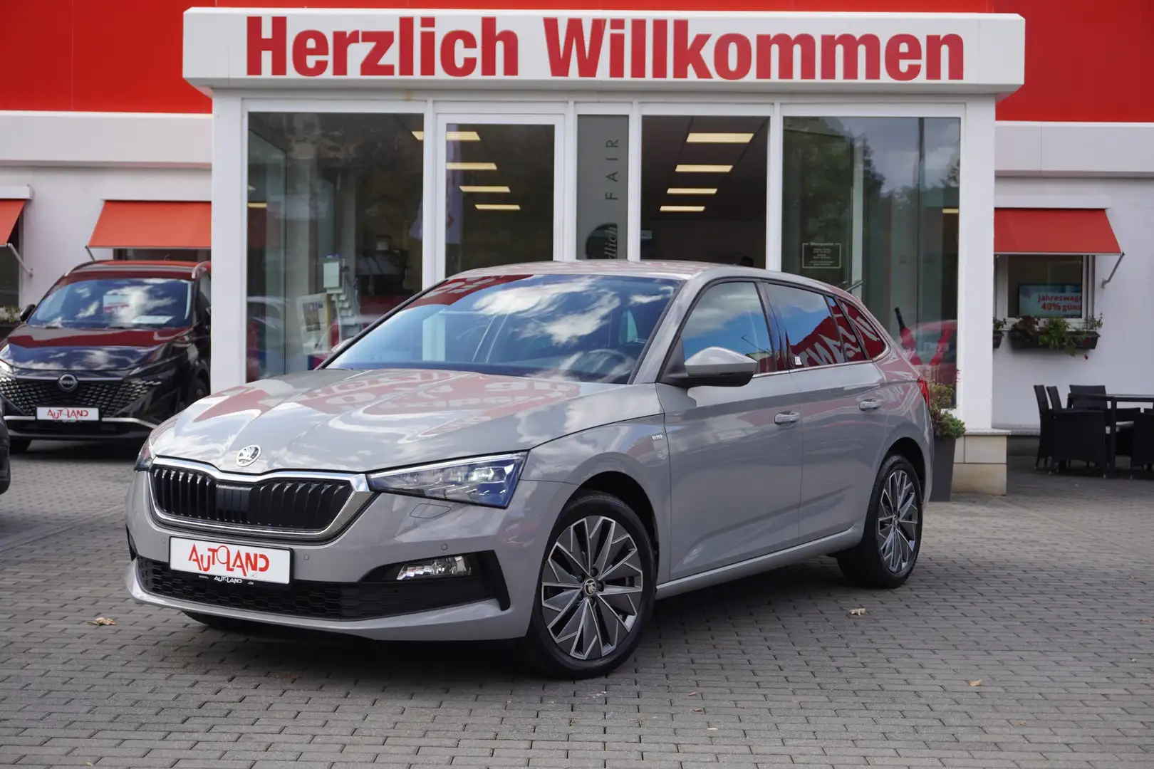 Skoda Scala 1.5 TSI Tour LED Navi ACC Virtual Cockpit Grau - 2