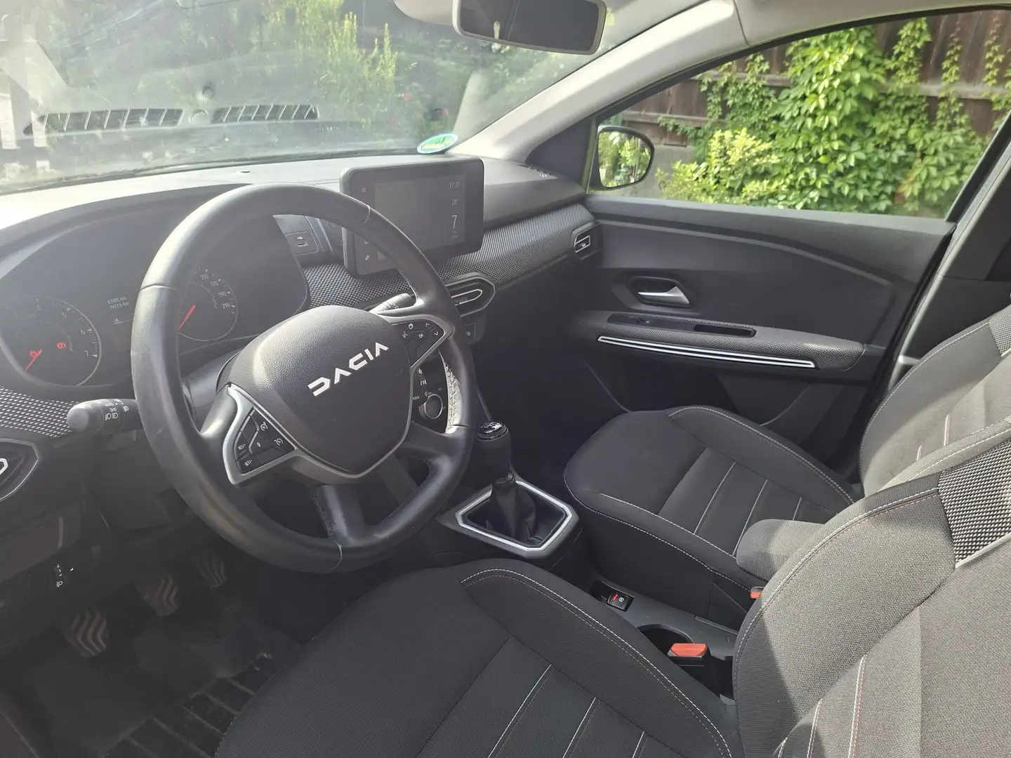 Dacia Jogger Extreme TCe 110 Grau - 2