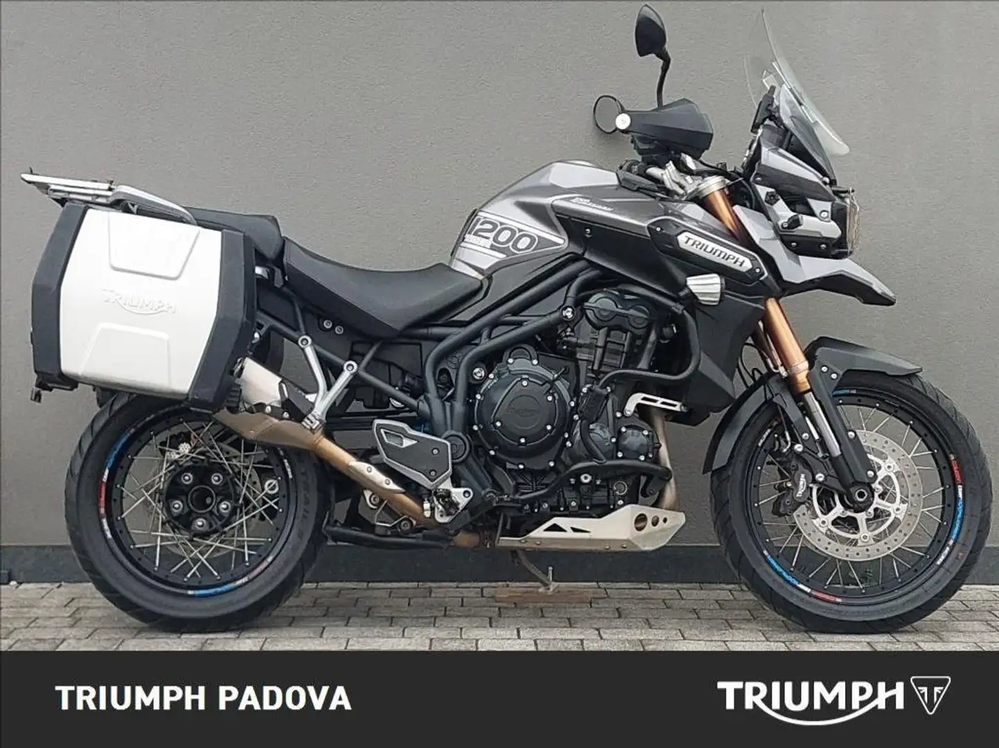 Triumph Tiger Explorer 1200 XC ABS Grigio - 1