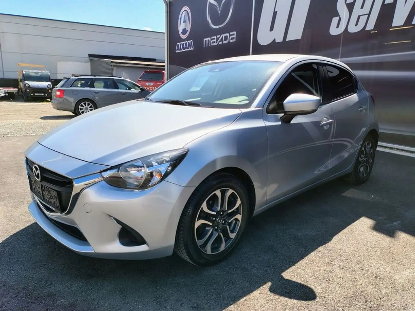 Mazda 2 Mazda 2 G90 Takumi ''Kundenverkauf'' Silber - 2