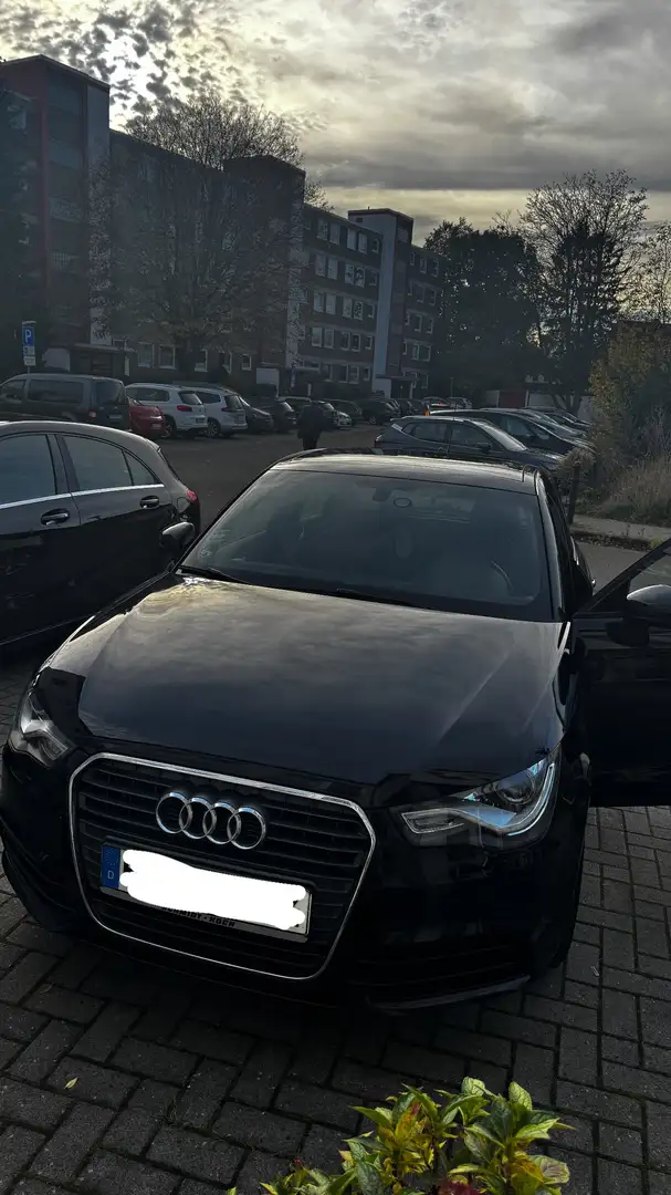 Audi A1 A1 1.6 TDI Sportback S tronic Attraction Schwarz - 1