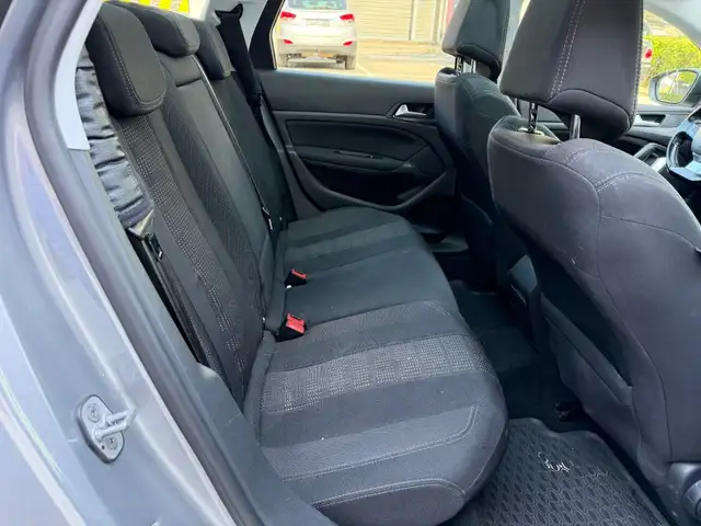 Peugeot 308 view 12