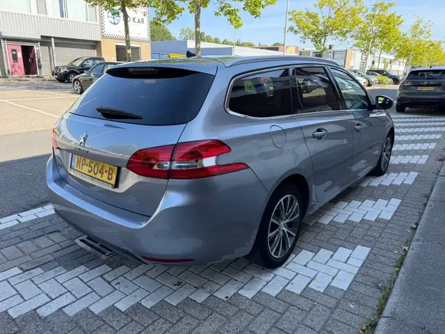 Peugeot 308 view 7