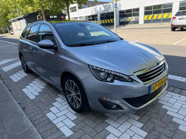 Peugeot 308 view 6