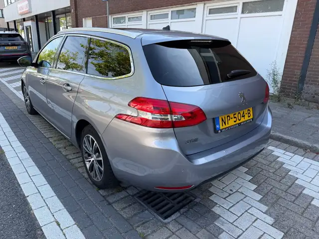 Peugeot 308 view 9