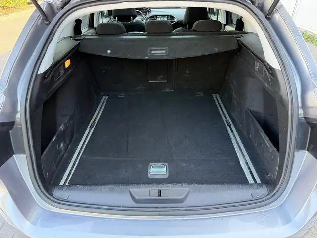 Peugeot 308 view 18