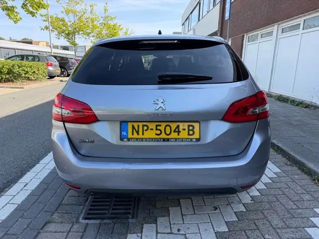 Peugeot 308 view 8