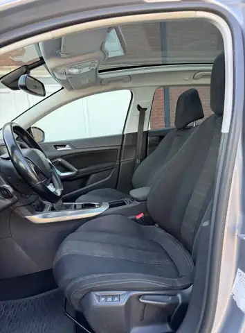 Peugeot 308 view 11