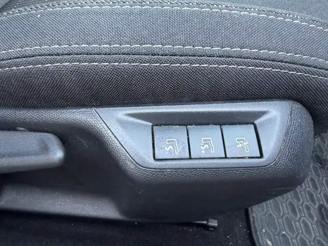Peugeot 308 view 17