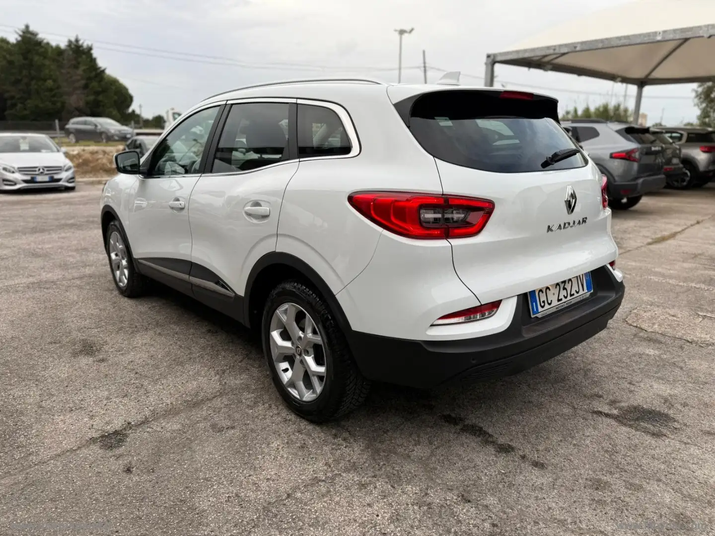 Renault Kadjar Blue dCi 8V 115 CV EDC Business Blanc - 2