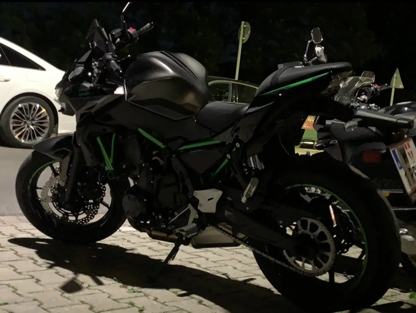 Kawasaki Z 650 Gri - 2