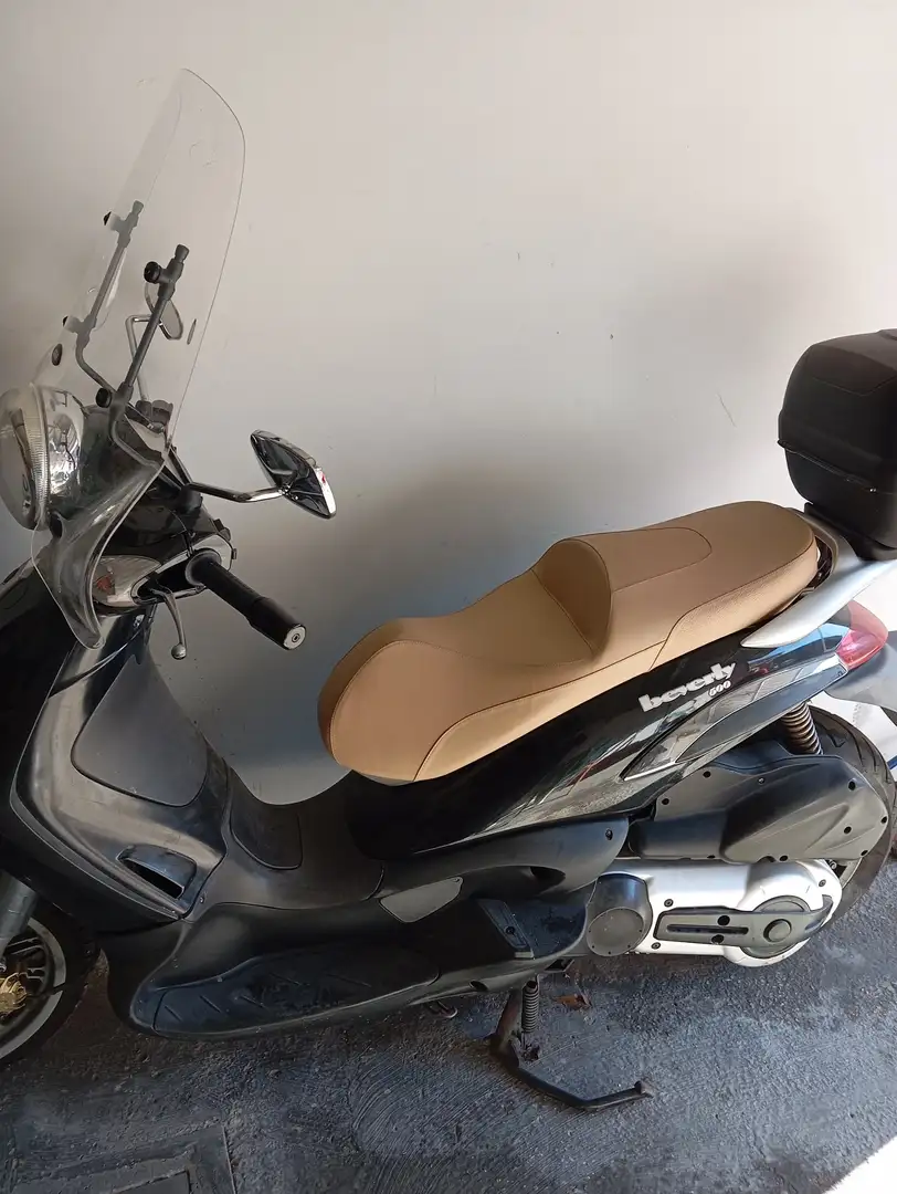 Piaggio Beverly 500 Negro - 2