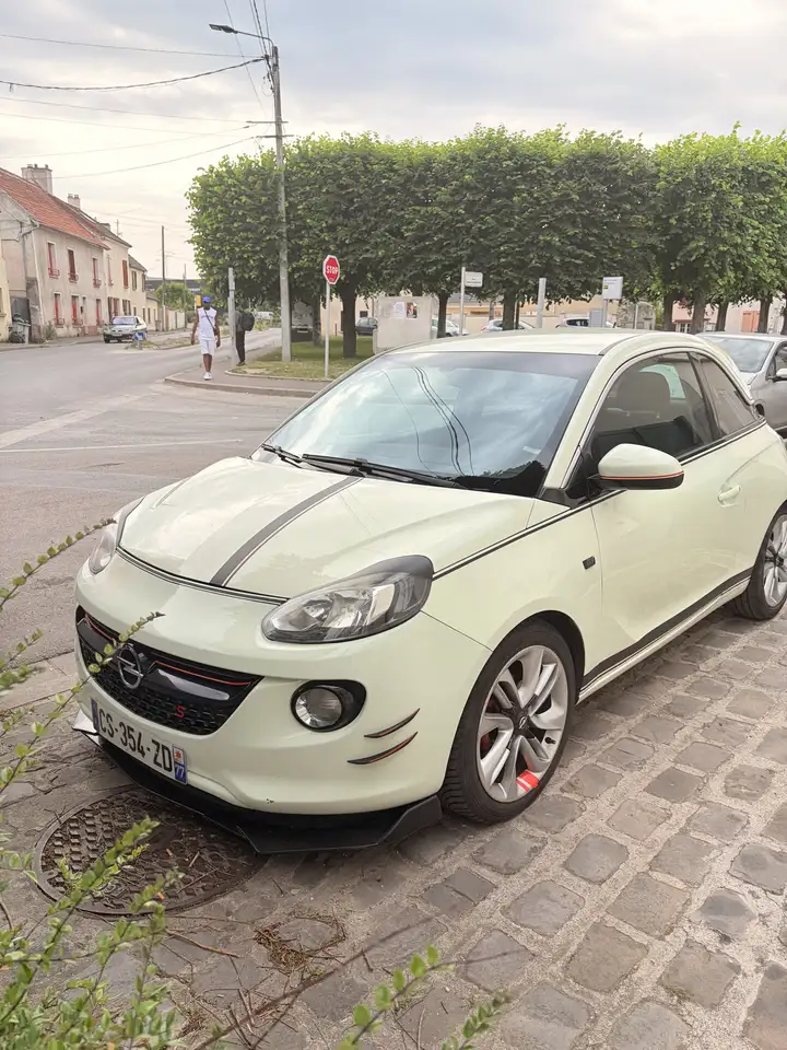 Opel Adam 1.4 Twinport 100 ch Slam